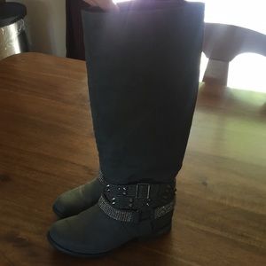 Knee High Gray Boots • Size: 6 •